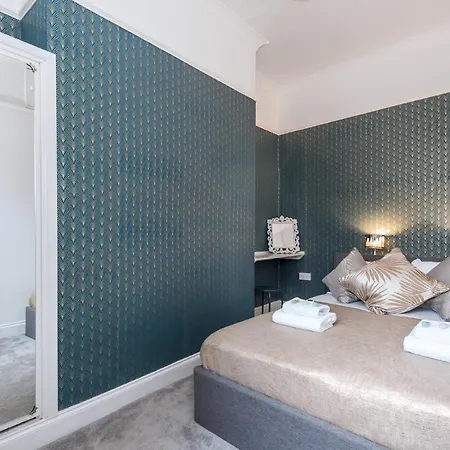 Ground Floor Nunnery Bright, Beautiful Flat With Garden In - Pass The Keys * Γιορκ