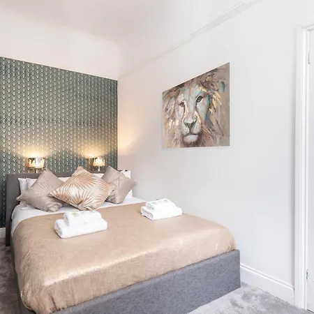Bright, Beautiful Flat With Garden - Pass The Keys Appartamento