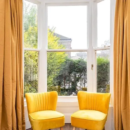 Ground Floor Nunnery Bright, Beautiful Flat With Garden In - Pass The Keys Apartment *