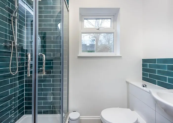 Appartement Ground Floor Nunnery Bright, Beautiful Flat With Garden In - Pass The Keys