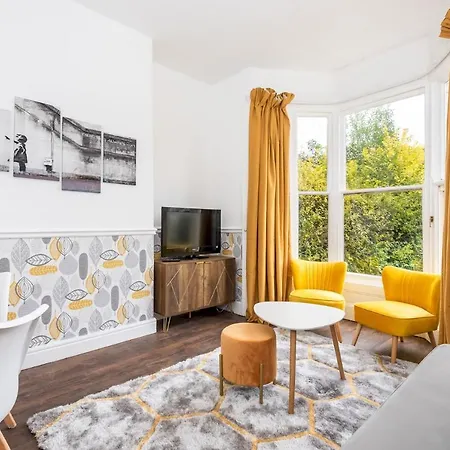 Ground Floor Nunnery Bright, Beautiful Flat With Garden In - Pass The Keys Апартаменты *