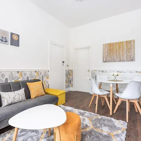 Апартаменты Ground Floor Nunnery Bright, Beautiful Flat With Garden In - Pass The Keys Йорк